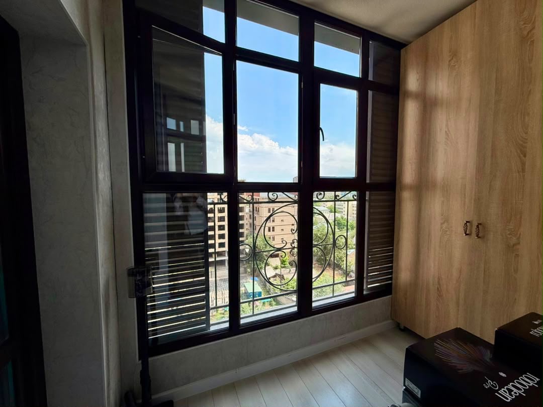 Элитка, 3 ком, 107 м2, этаж 8/15, ж/к Центриум Резиденс (Centrium Residents), Сост: Евроремонт - фото 15