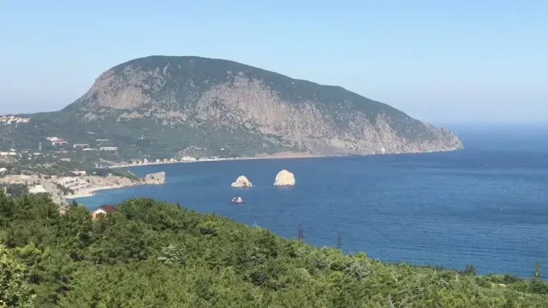 Гурзуф, вид издалека 