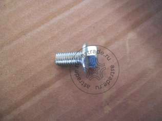 Screw M8x15