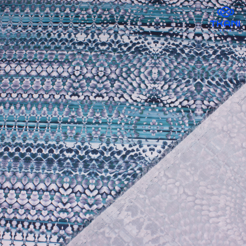 1537. Плательный атлас. Принт.