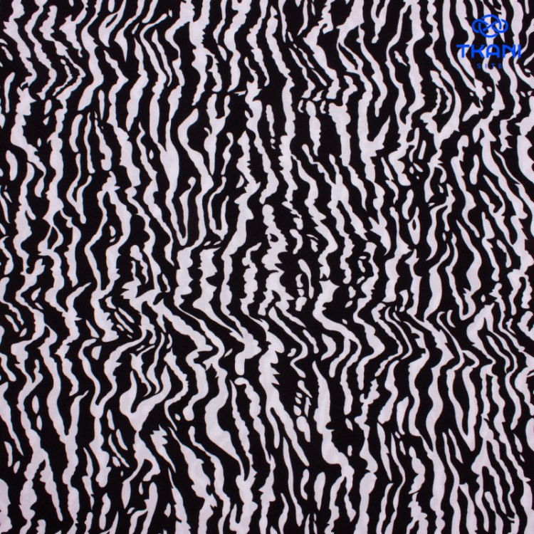 1768. Плательная вискоза. Принт.