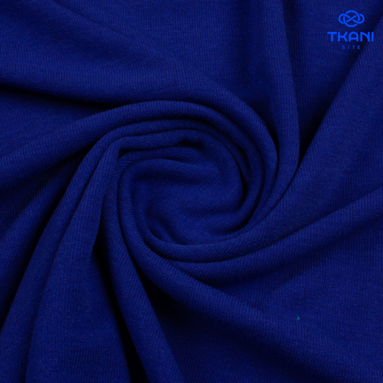 1833. Трикотажное полотно. Имитация ручной вязки.