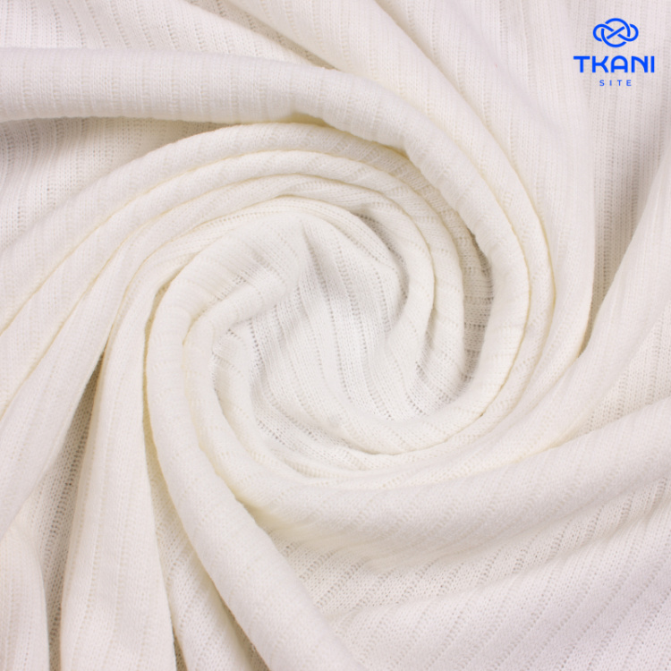 1834. Трикотажное полотно. Лапша. Молочный. Уценка!!!