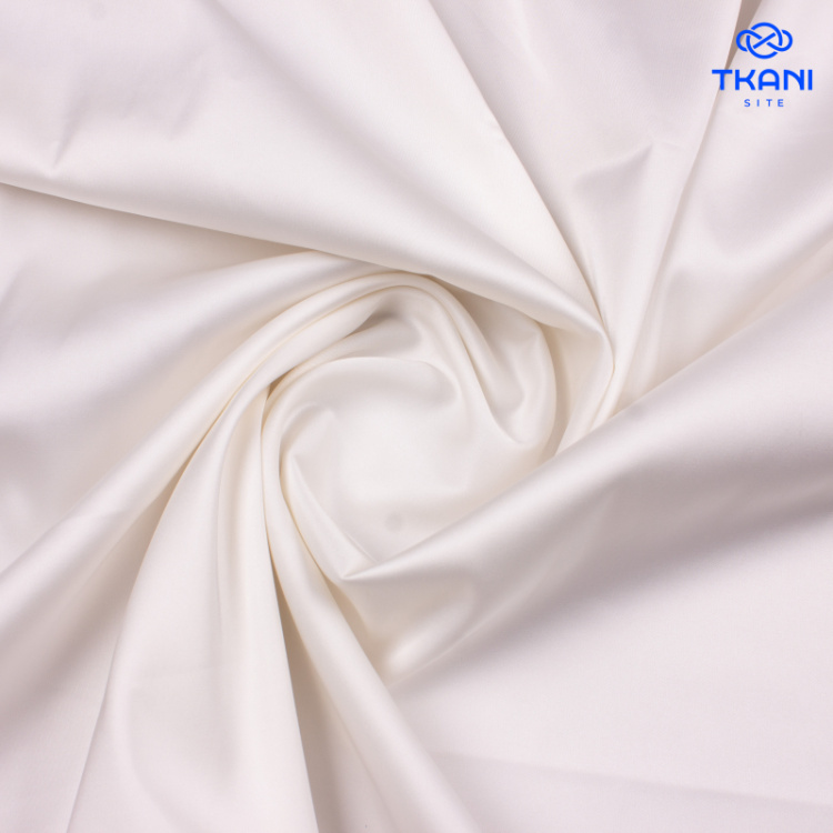 1876. Искусственный шелк. Армани. Белый.