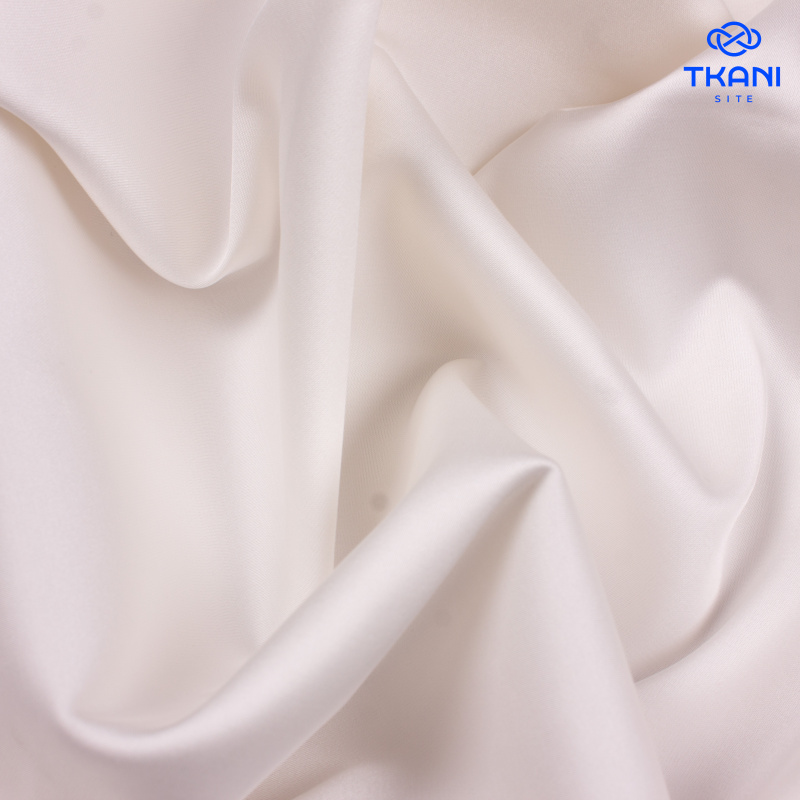 1876. Искусственный шелк. Армани. Белый.