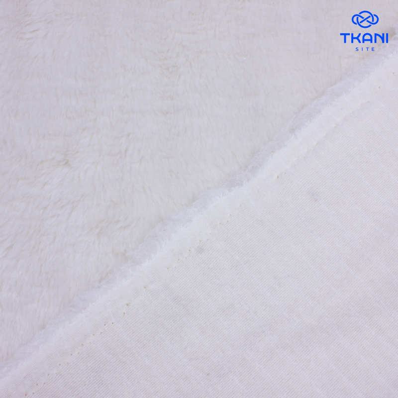 3128. Мех на трикотажной основе. Полушерсть