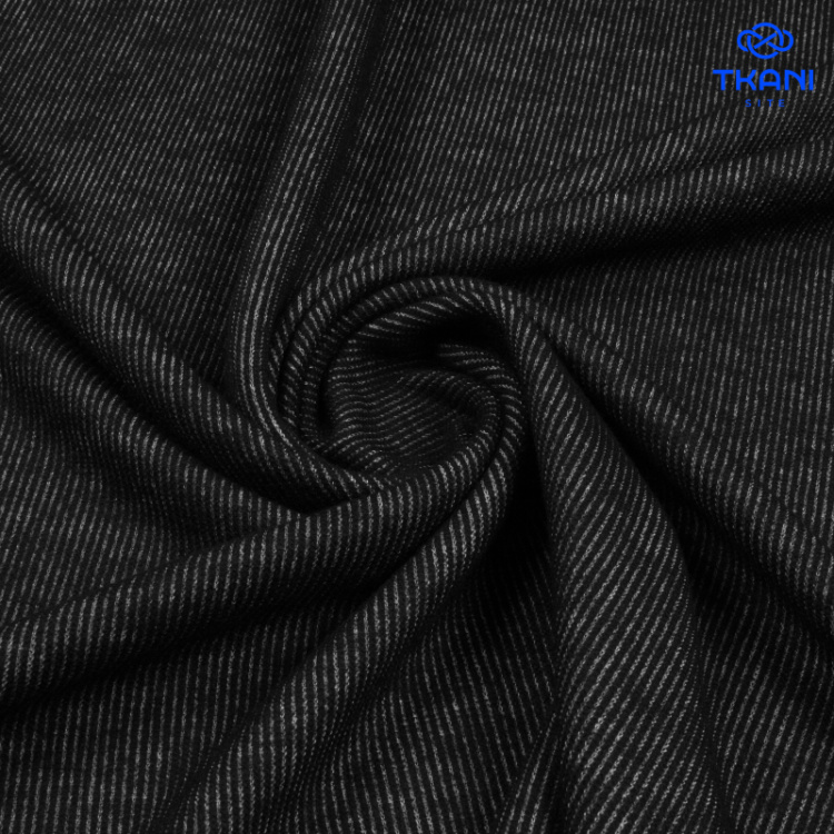 3533. Двуслойное трикотажное полотно. Имитация ручной вязки