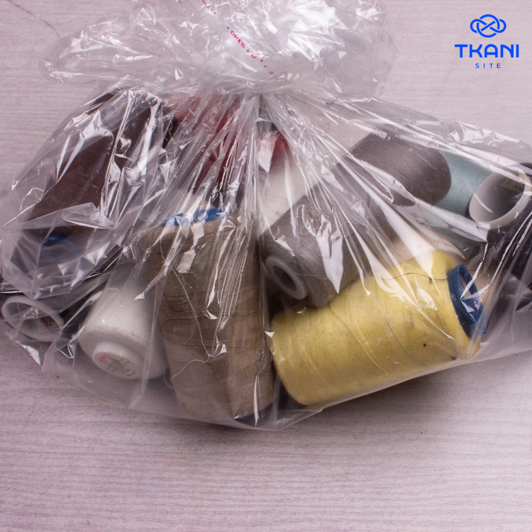 3606. Ниточный Кот. Набор ниток для оверлока. Все наборы разные. Уценка!!! - фото 1