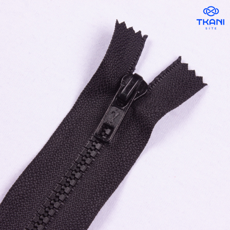 3644. Молния. 18см. Черный. (Цена за 1шт)