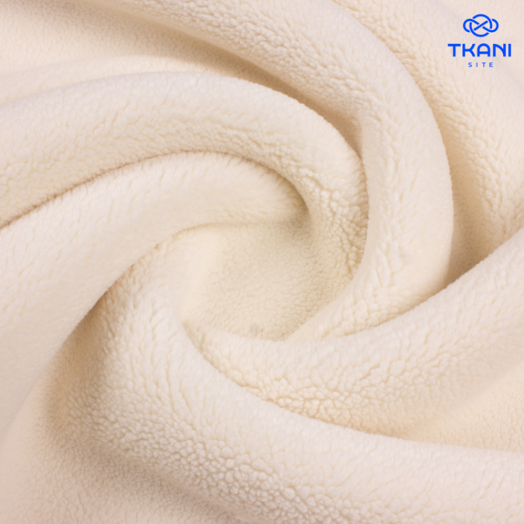 4002. Искусственный мех. Шерпа. Молочный