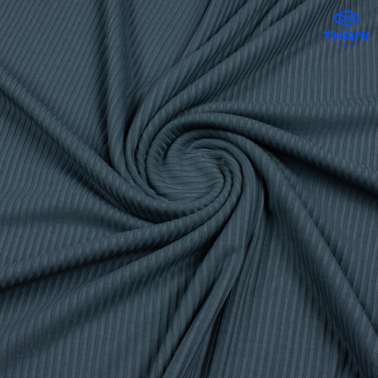 7051. Трикотажное полотно. Лапша. Графит.