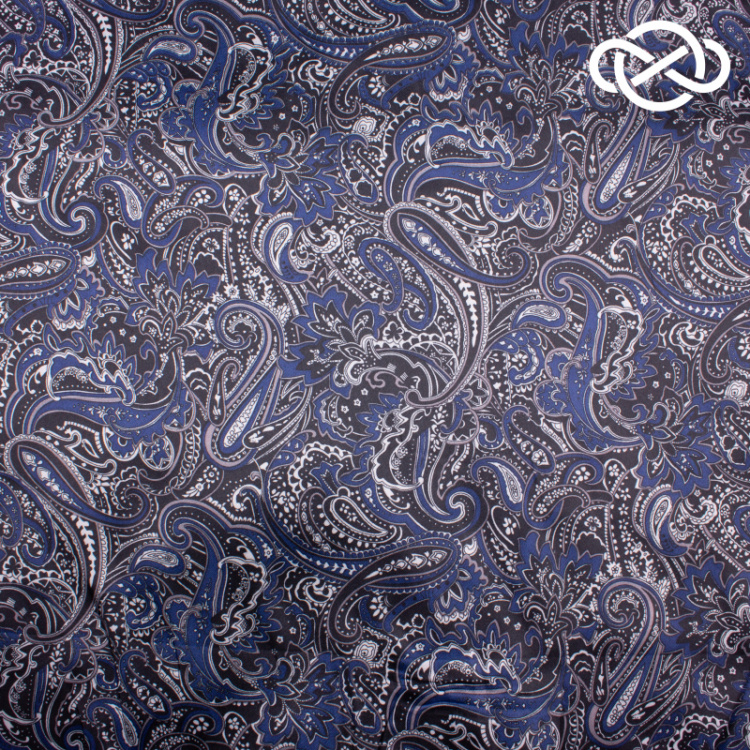 7557. Плательный атлас. Принт.