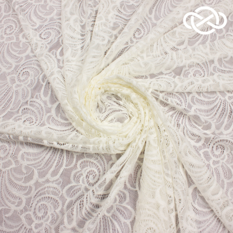 4865. Гипюр с фестончатыми краями. Молочный