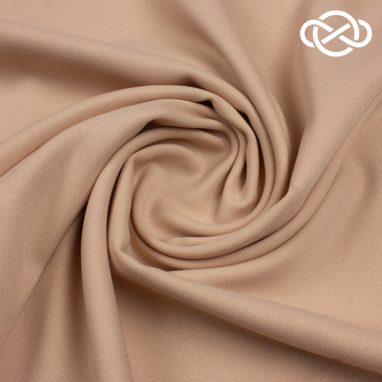 7676. Плательная. Креп. Бежевый.