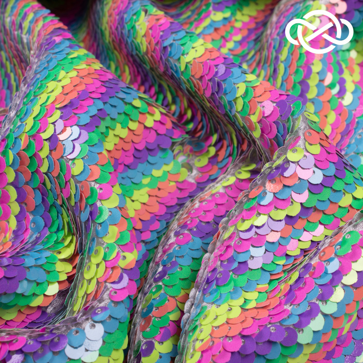 7685. Разноцветные пайетки на атласе. - фото 2