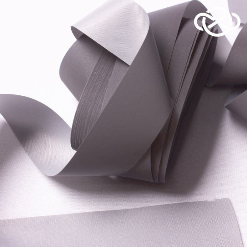 10587. Лента светоотражающая. 25мм*10метров от Tkani.site