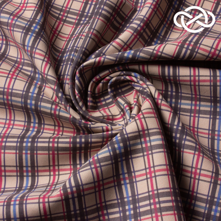 11424. Кожа натуральная. Burberry.  Италия. Размер полотна в среднем около 200дм(и больше) в одной пластине