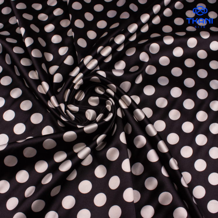 1055. Плательный атлас. В горошек.