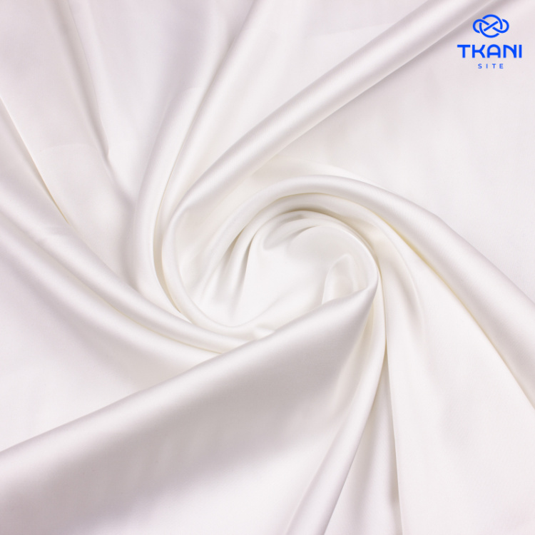 2179. Искусственный шелк. Армани. Молочный