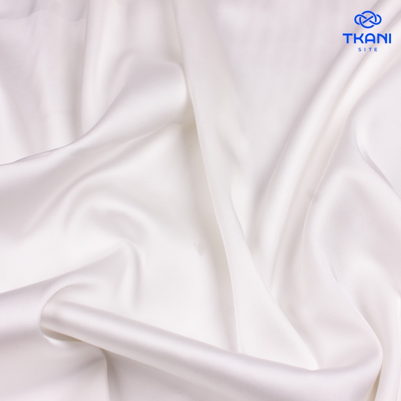 2179. Искусственный шелк. Армани. Молочный