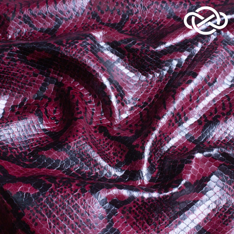 21272. Кожа натуральная. GUCCI. (3D принт, алмазная резка имитирующая чешую рептилии) Италия. Размер полотна 34кв.дм от Tkani.site