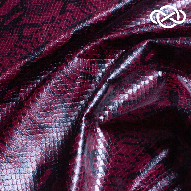 21272. Кожа натуральная. GUCCI. (3D принт, алмазная резка имитирующая чешую рептилии) Италия. Размер полотна 34кв.дм от Tkani.site