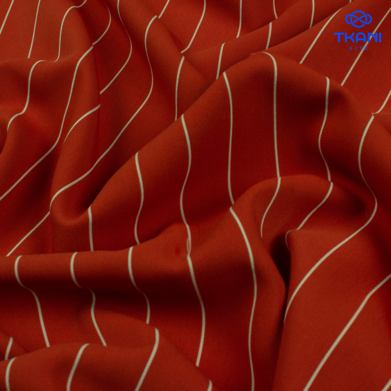 1332. Костюмно-плательная. В полоску.