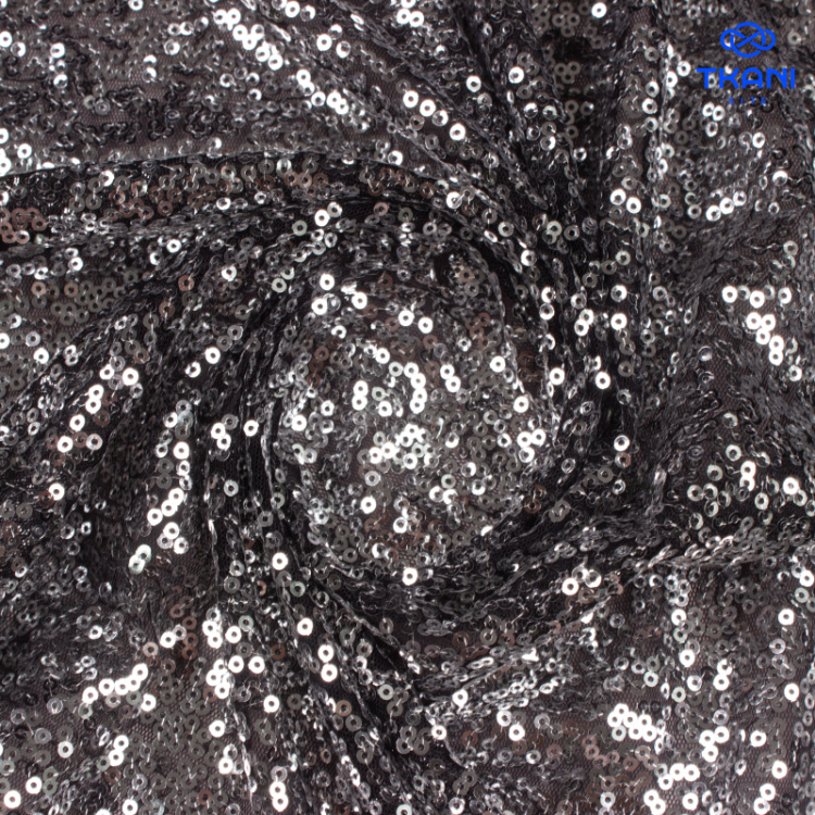 73150. Пайетки на фатине. Серебро.