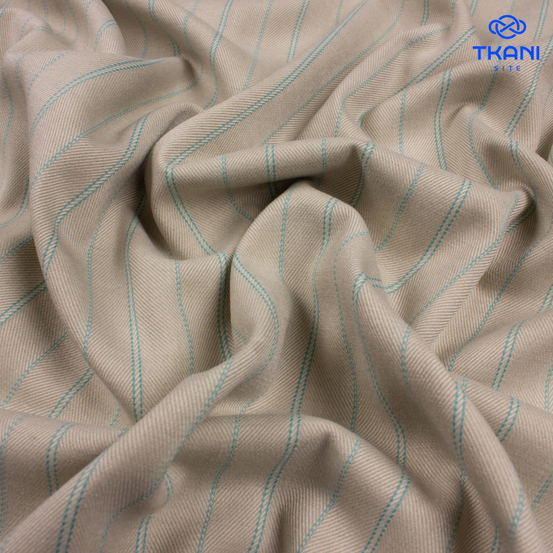 1475. Костюмная поливискоза. В елку.