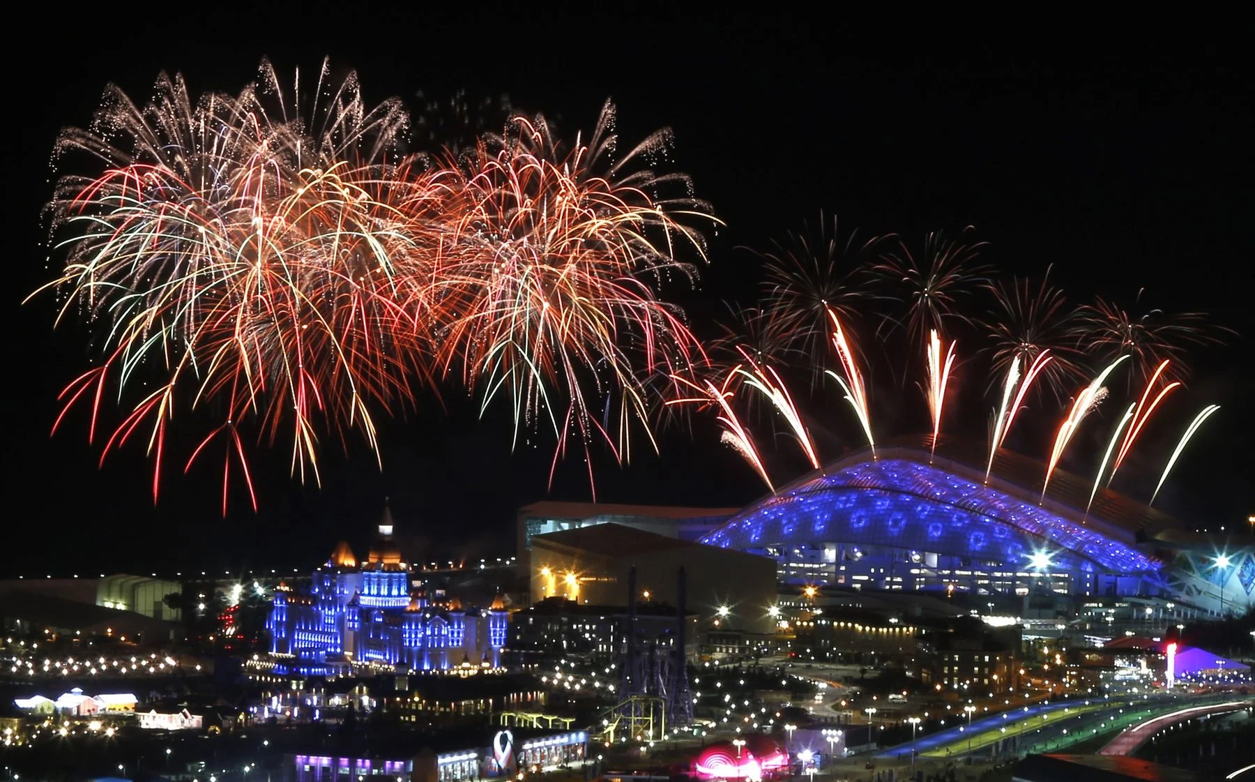 А жизнь идет своим чередом
