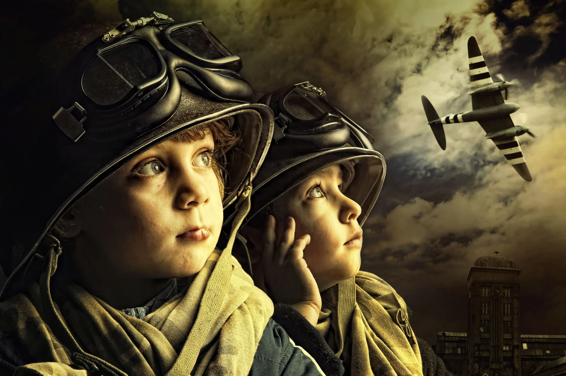 Вам нужен однополчанин.