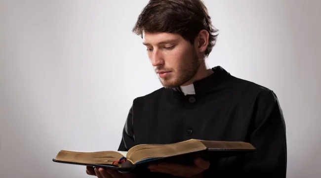 Пастор, а почему бы не посетить их на рабочем месте?