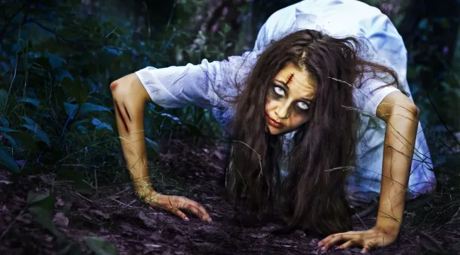 Три страшных женщины в церкви