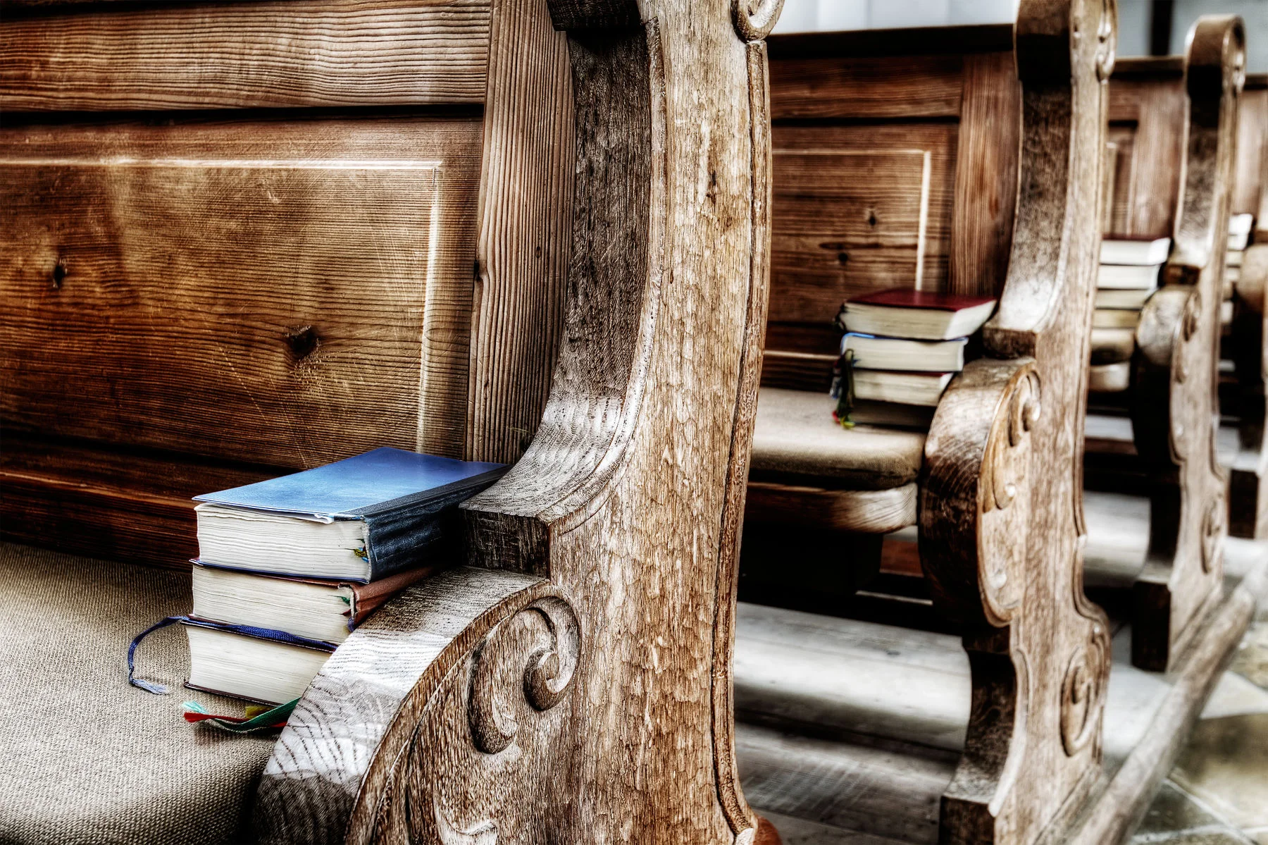 Что я все еще делаю в церкви