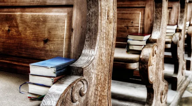 Что я все еще делаю в церкви