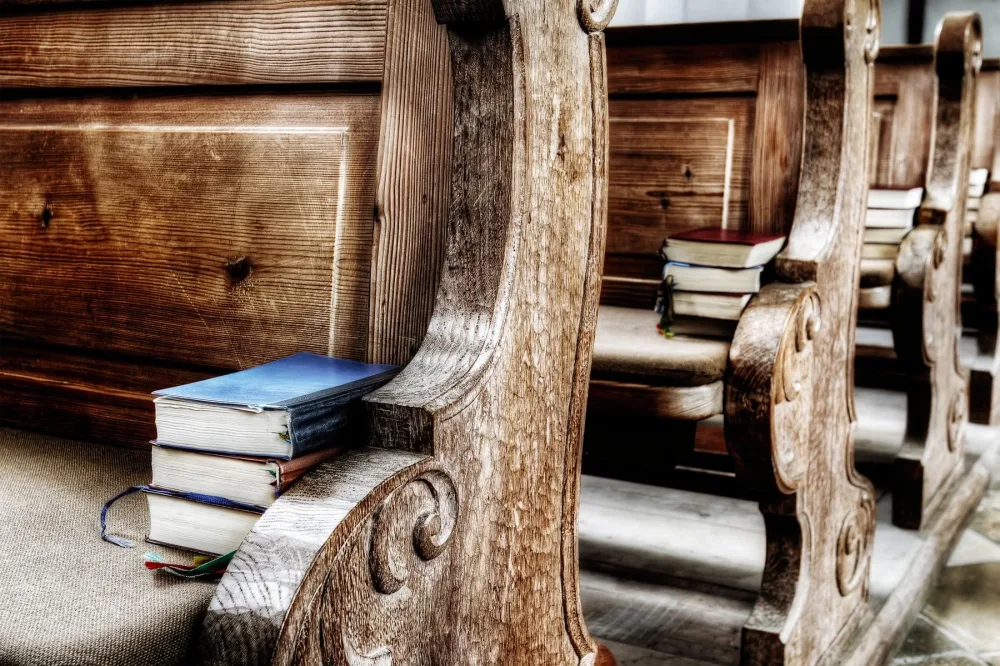 Что я все еще делаю в церкви