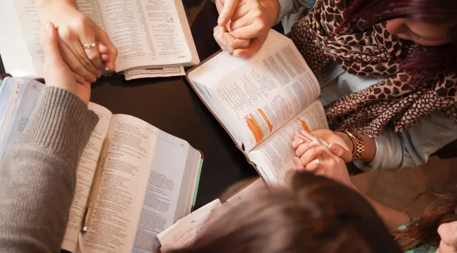 Воскресная школа и малая группа: друзья, которым не нужно примиряться