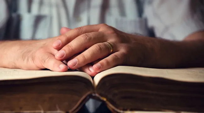 Сколько пастор может рассказать своей жене?