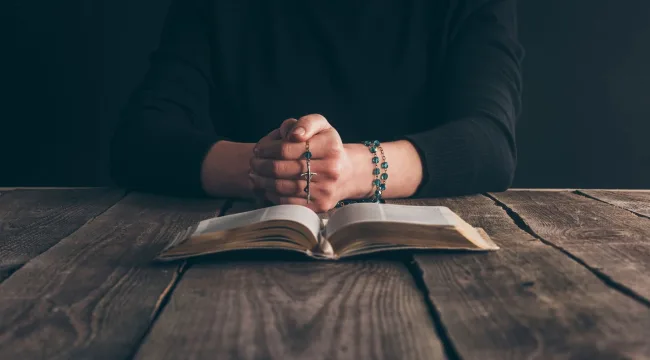 9 библейских фактов о молитве