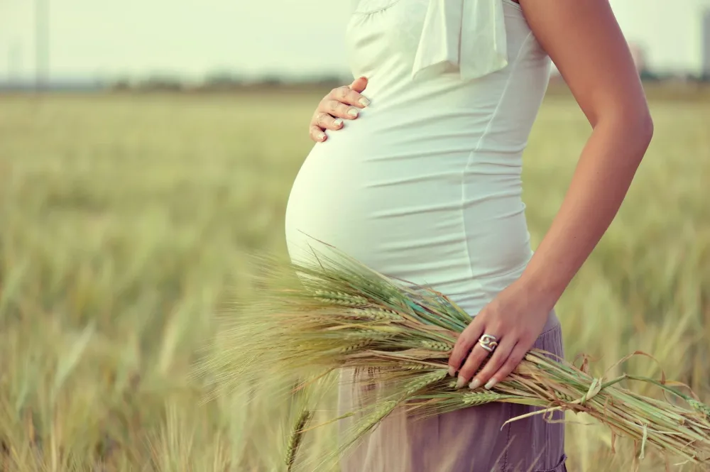 Как именно женщины спасаются через чадородие?