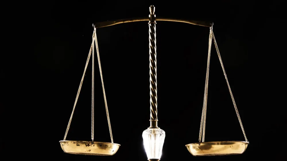 Задумайтесь об этом: «что́ справедливо»