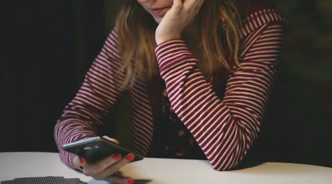 Социальные сети должны быть снабжены предупреждающим ярлыком