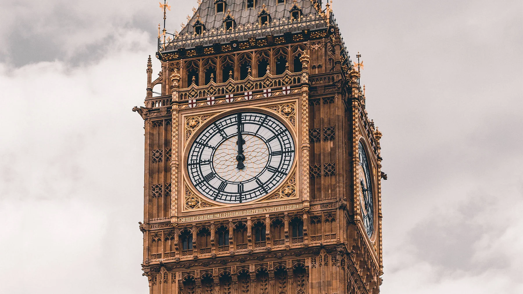 Бог видит все времена «одинаково идеально ярко»