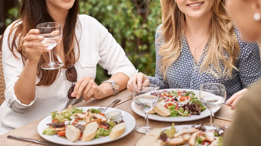 Приоритет культуры над календарем в женском служении
