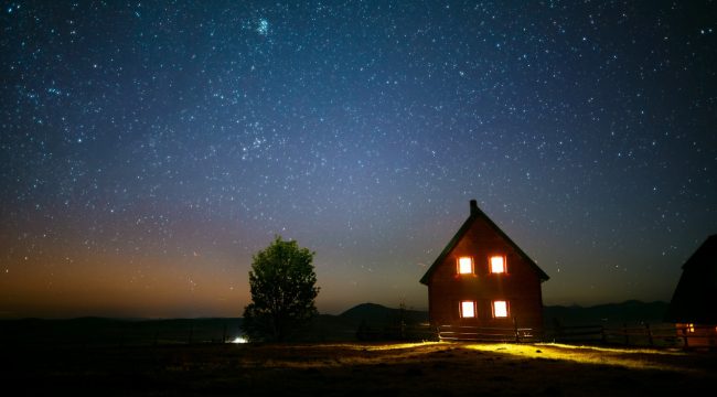 Пока вы спите, Иисус молится за вас