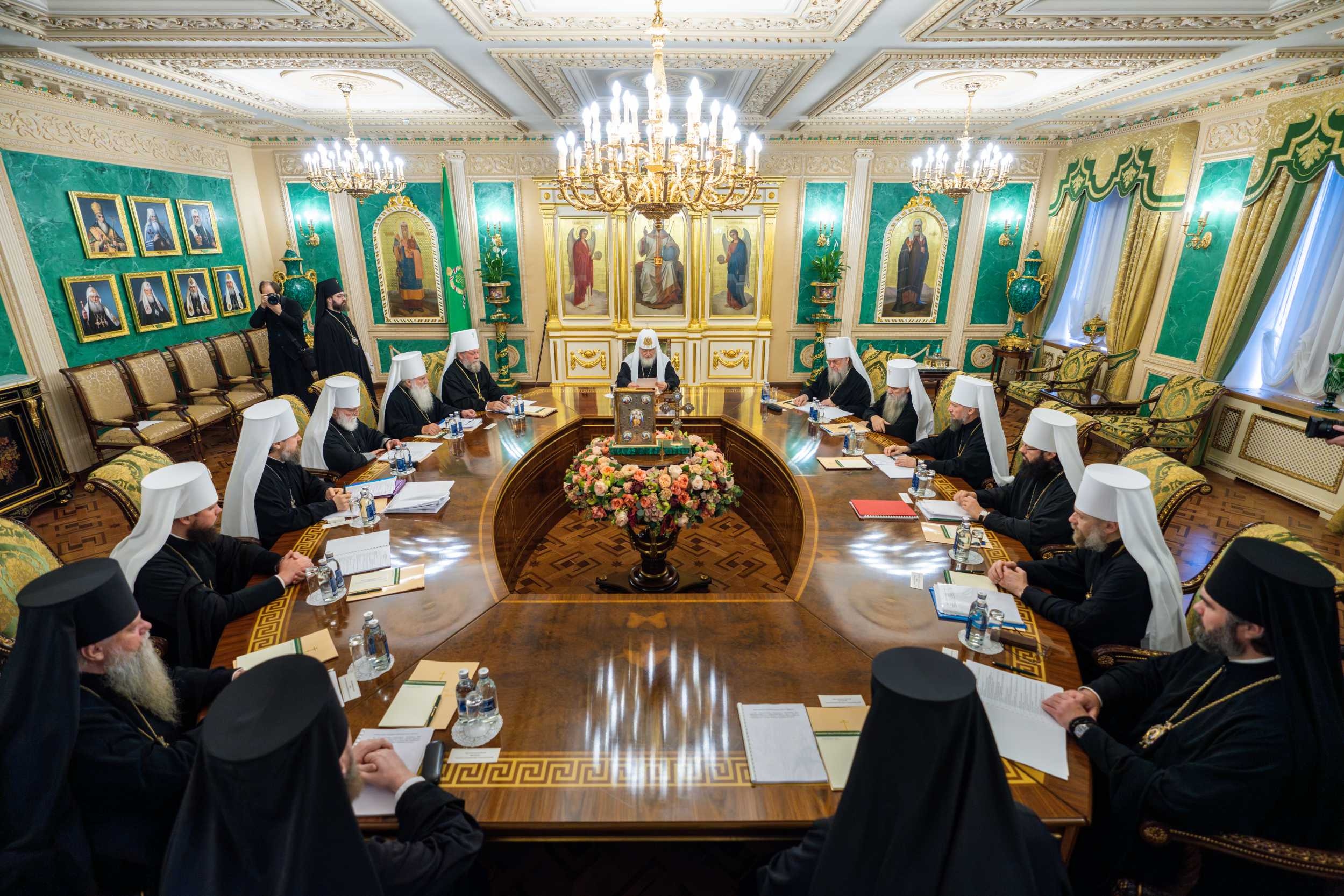 Члены Священного Синода поздравили Патриарха Кирилла с днем рождения