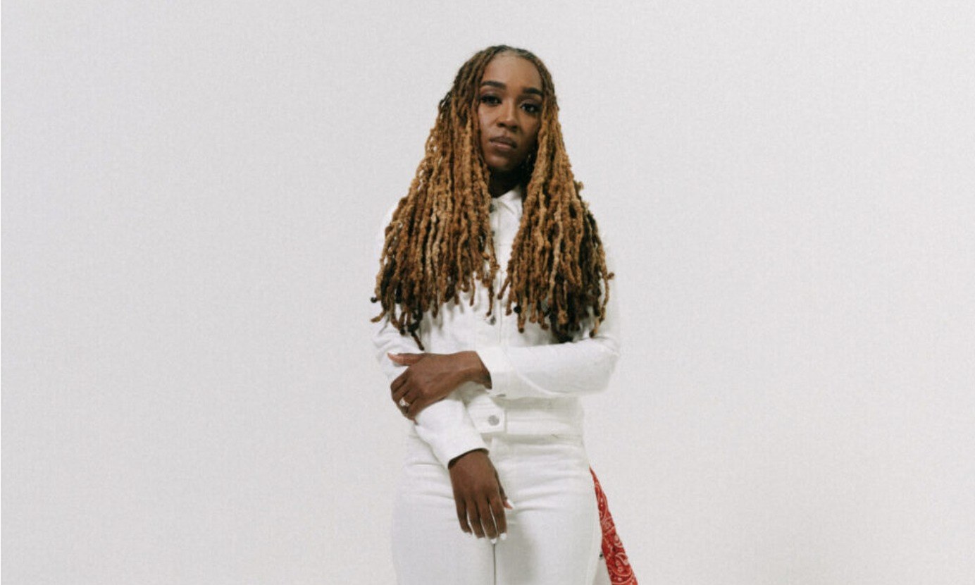 Джеки Хилл Перри о духовной борьбе и возвращении к музыке: «Богу пришлось сломать меня»