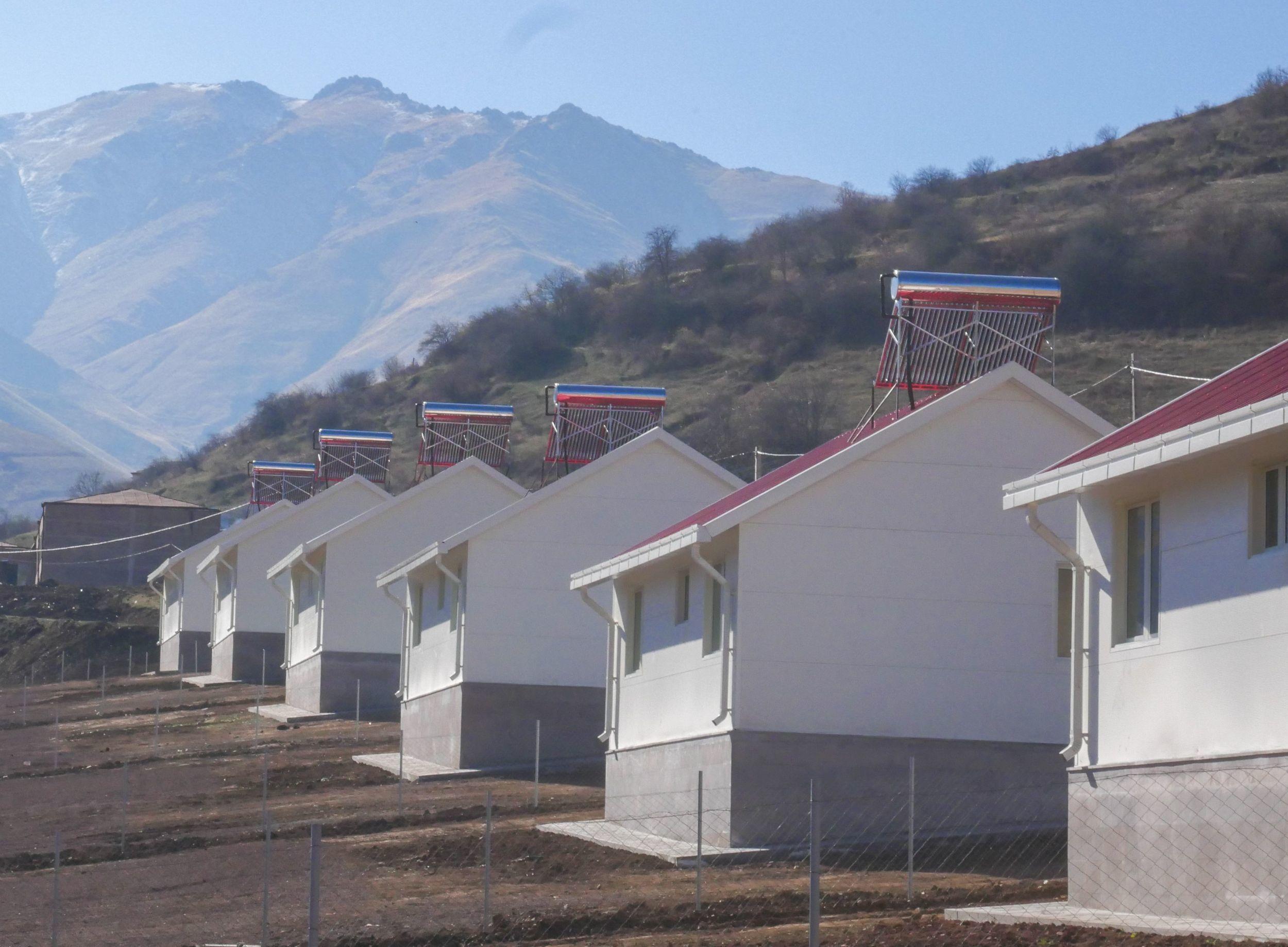 Выжившие после этнических чисток христиане получили новые дома для возрождения армянского села