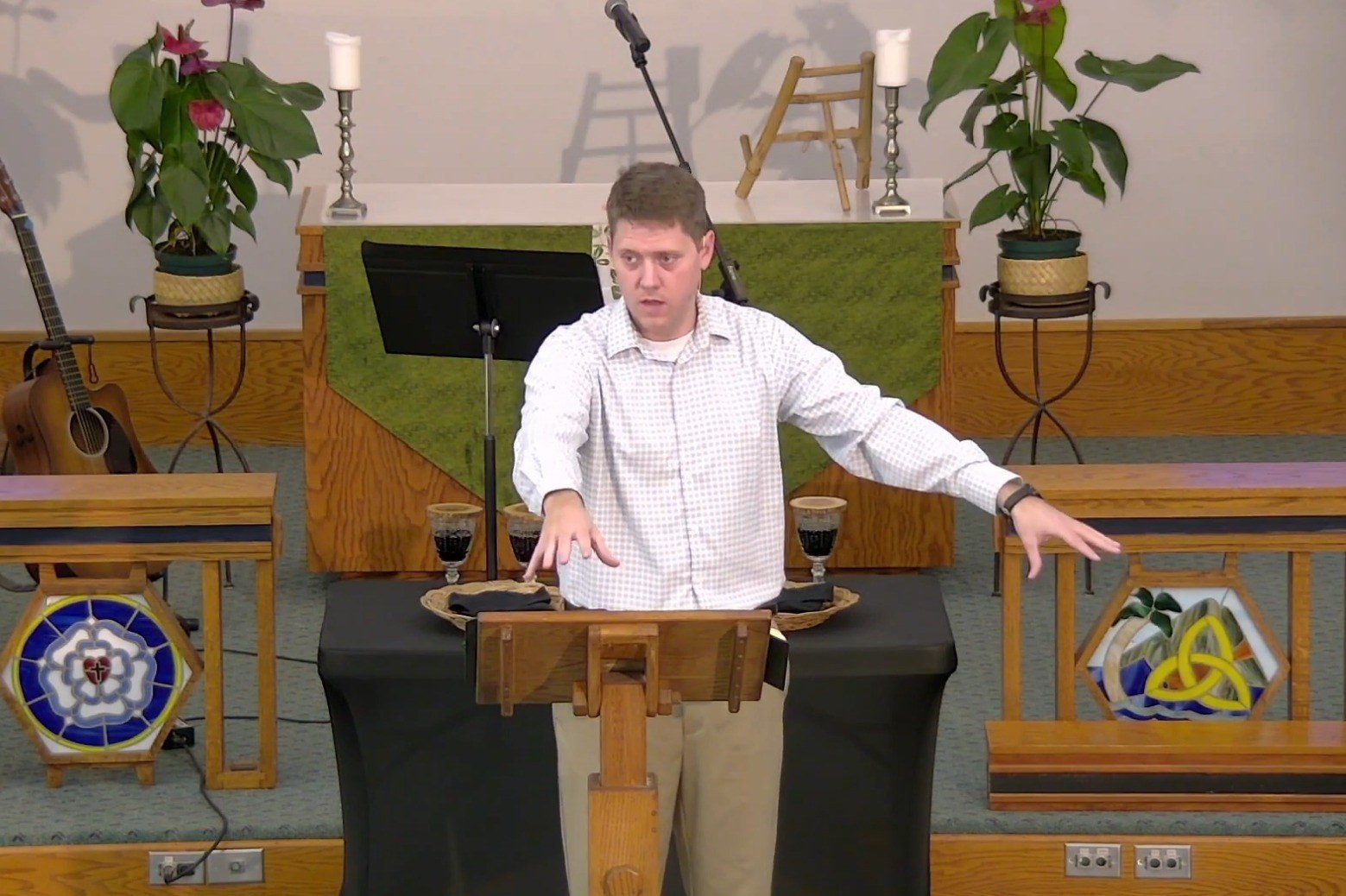 Пастор-баптист Сэмюэл Ренихан ушел в отставку после признания в супружеской измене