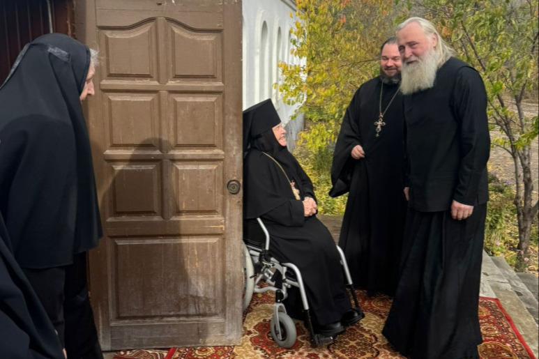 Митрополит Каширский Феогност посетил Рождества‑Богородичный женский монастырь в Луганской епархии — осмотр обители и планы развития